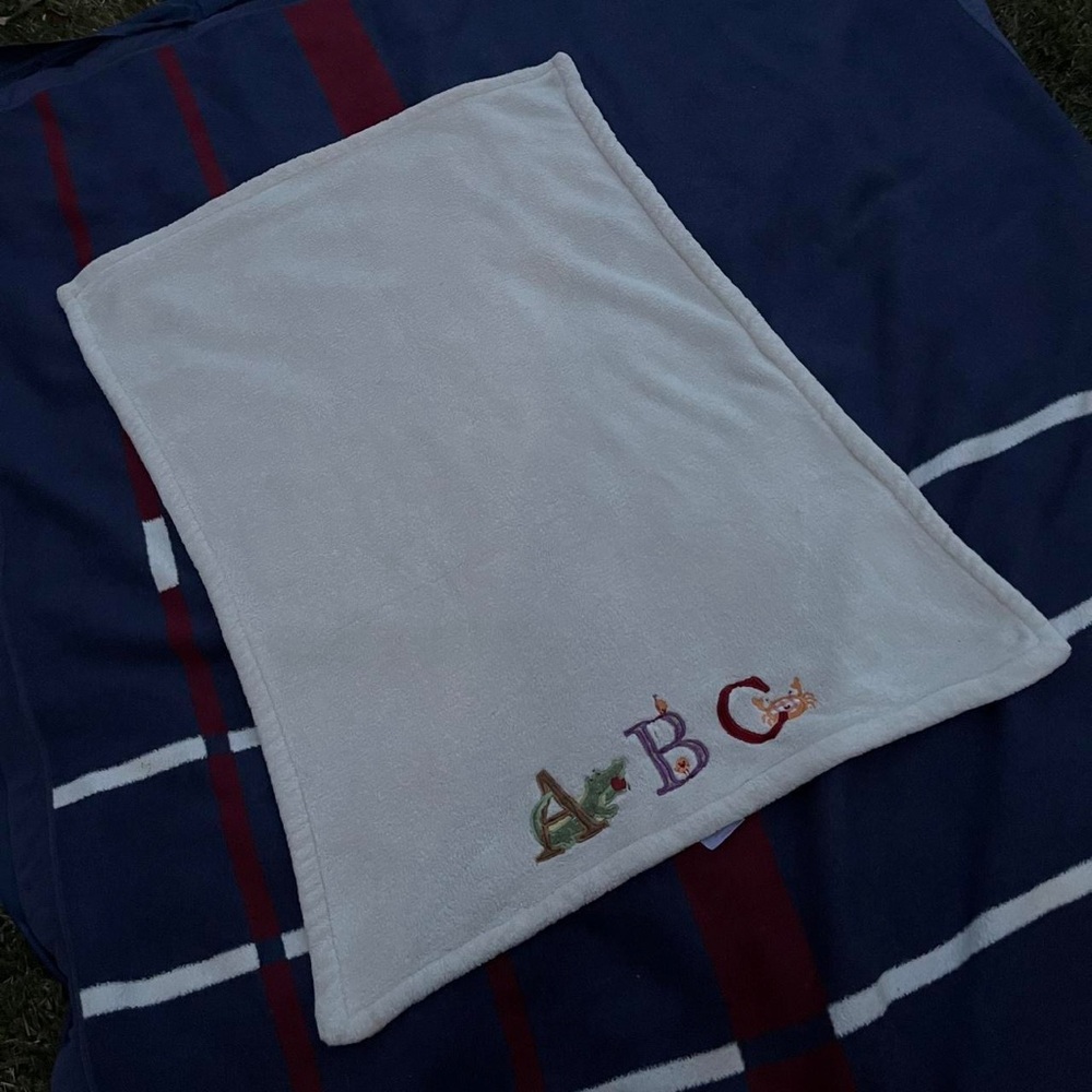 Kidsline ABC fleece plush baby blanket cream alligator crocodile birds crab
